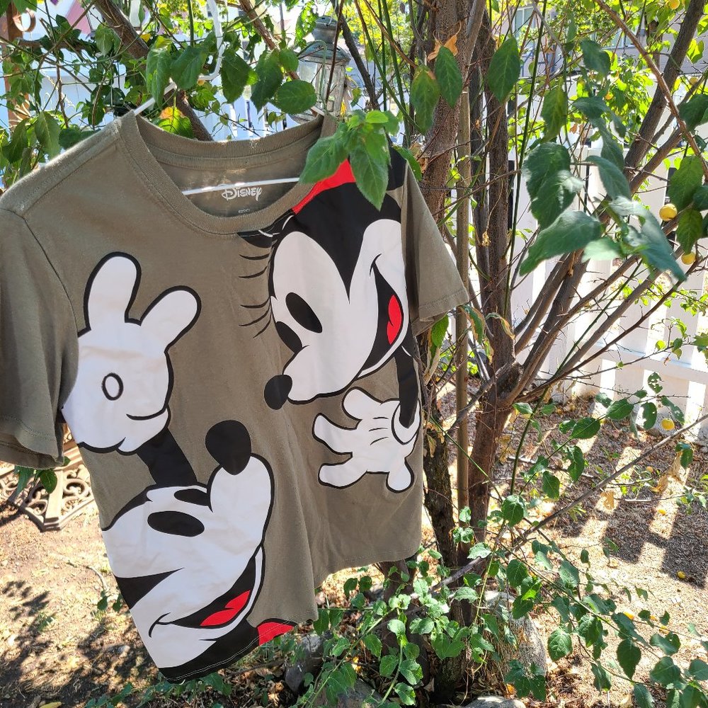 Disney tee shirt